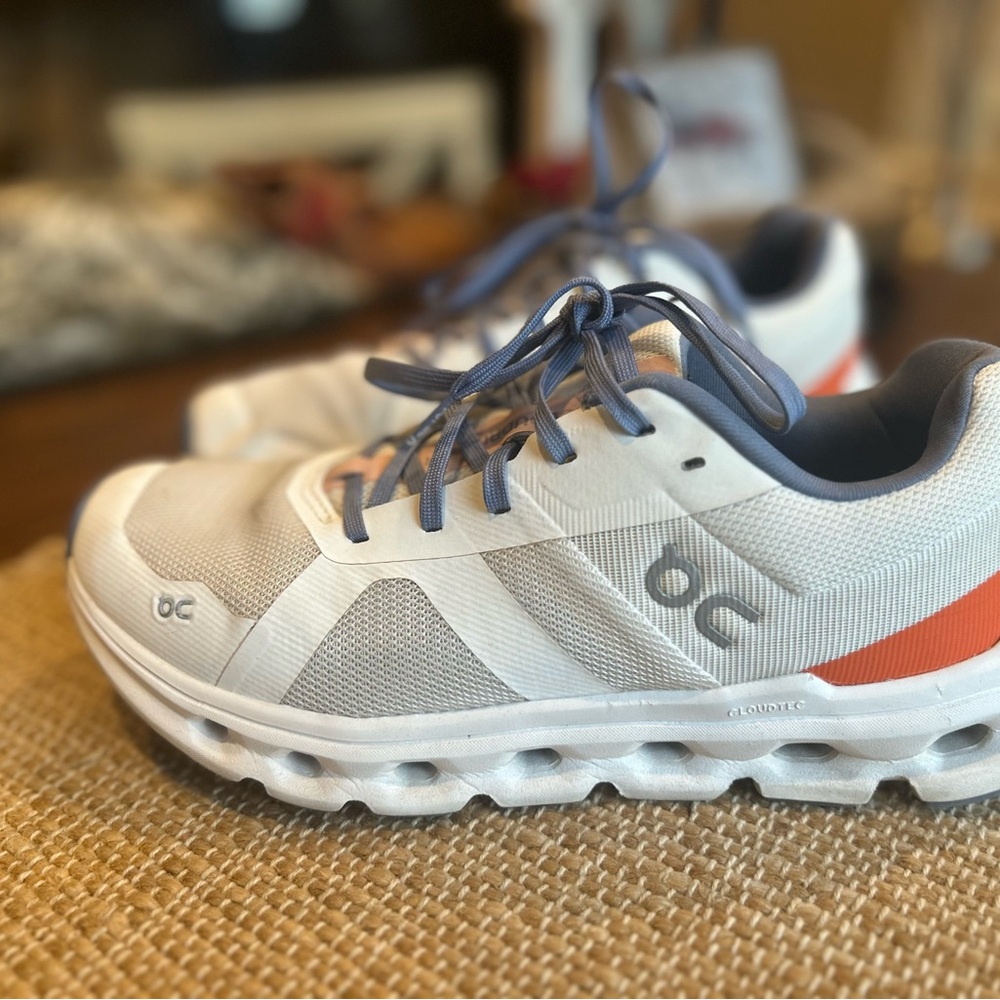 Women’s on cloud Cloudrunner